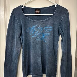 Women’s blue long sleeve shirt
